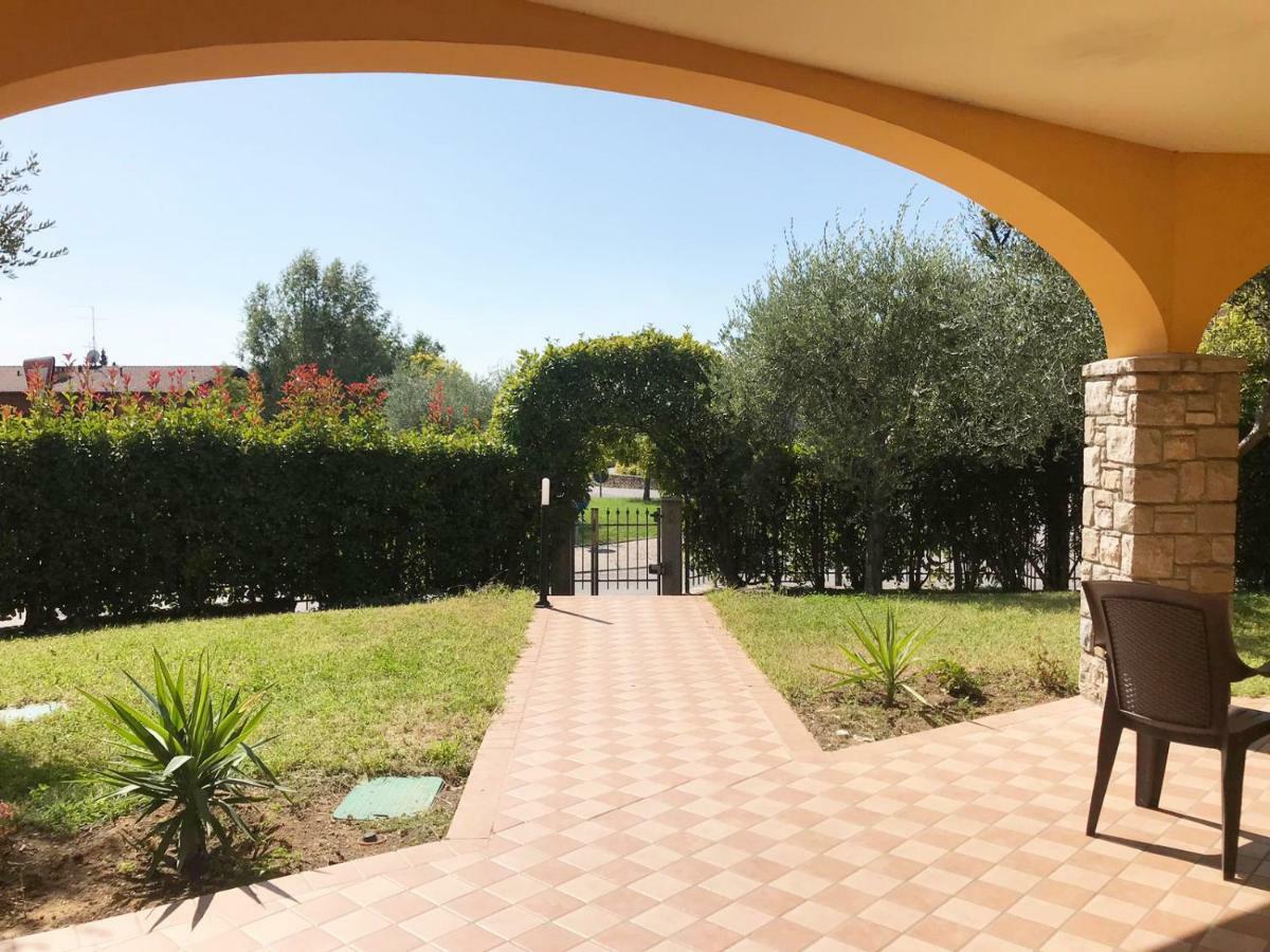 Villa The Sweet Rose With Pool Манерба дел Гарда Екстериор снимка
