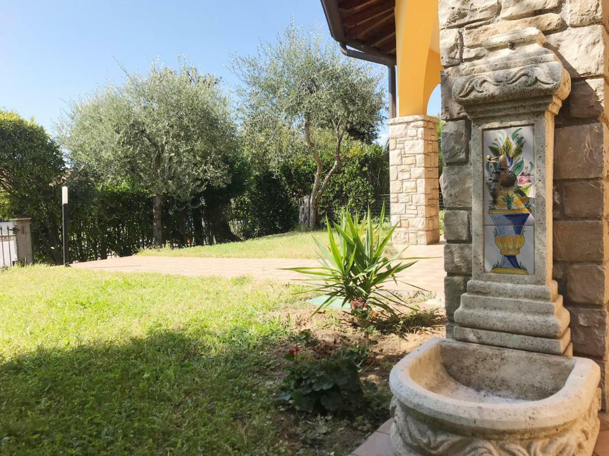 Villa The Sweet Rose With Pool Манерба дел Гарда Екстериор снимка